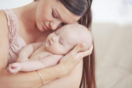 Surrogatmödraskap eller värdmödraskap bör tillåtas om det sker altrustiskt - Nordic Surrogacy